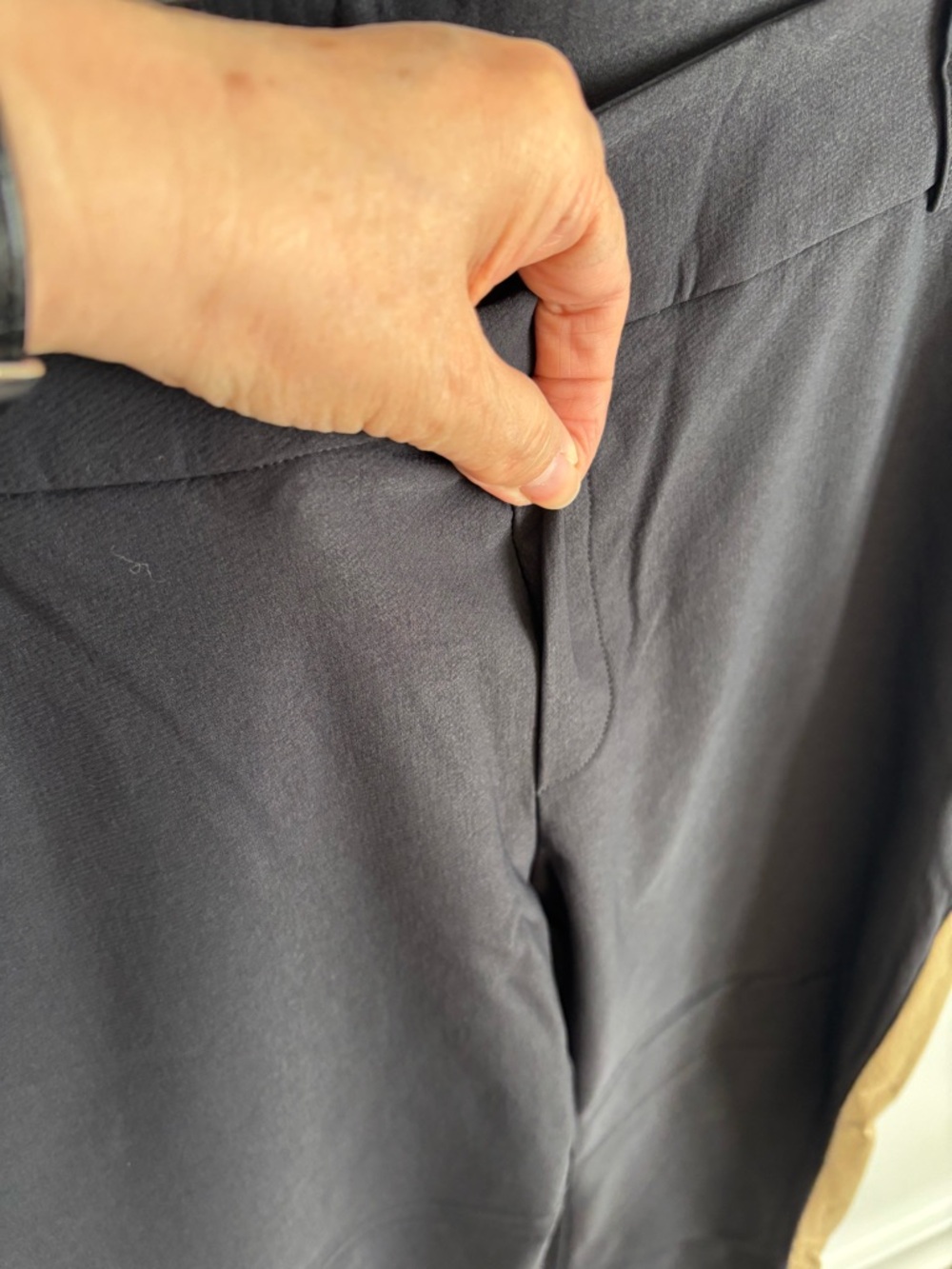 Golftini Quiet Luxury Black w/Tan Contrast Women’s Golf Athleisure Pants, M - Picture 9 of 10